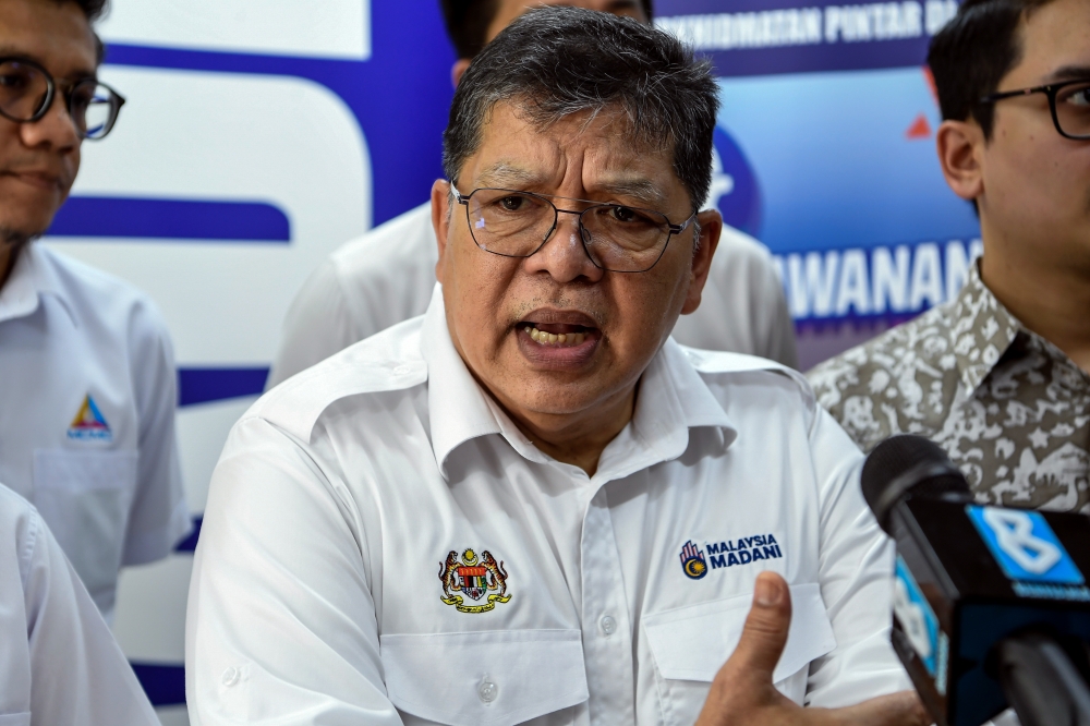 Dewan Rakyat Speaker Tan Sri Johari Abdul said the 13th Malaysia Plan will be the focus in the Parliament. — Bernama pic