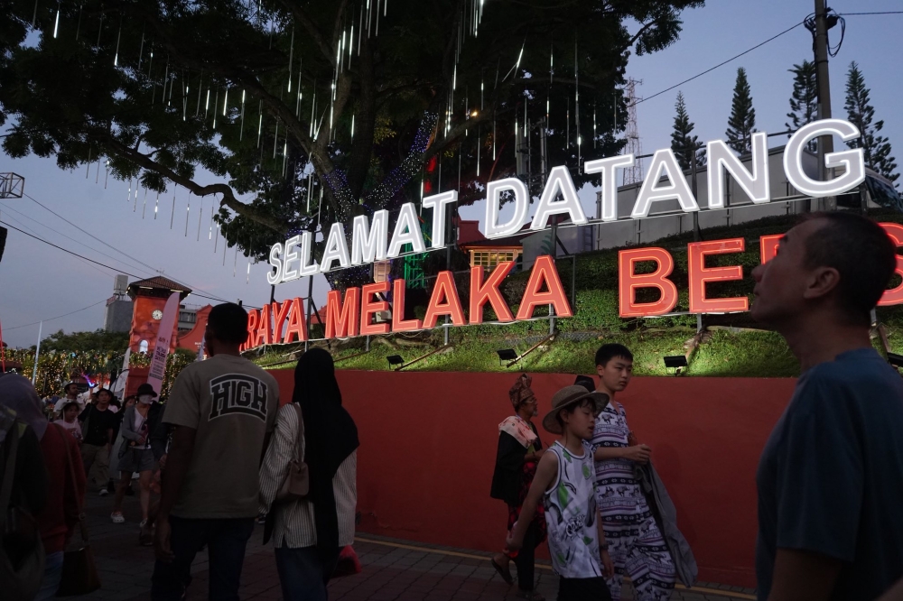 State Tourism, Heritage, Arts and Culture Exco Datuk Abdul Razak Abdul Rahman said discoveries at Taman Larangan, located in front of the Melaka Sultanate Palace, include key structures such as the Melaka Fort alignment and Bastion Hendrica Lisa. — Facebook/Tourism Melaka pic