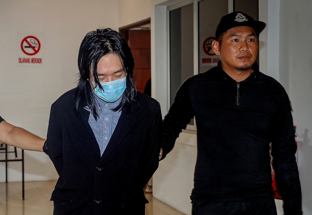 A Chinese national studying at a private university pleaded not guilty in the Sessions Court in Shah Alam today to a charge of causing grievous injury by stabbing his ex-girlfriend in the neck last week.— Bernama pic