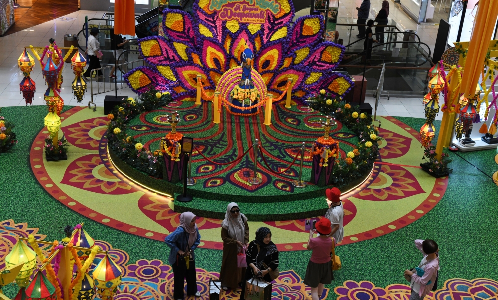 In Penang, only locals can host Deepavali trade fairs while outsiders can set up events during off-peak seasons. — Bernama pic