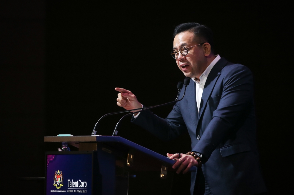 Human Resource Minister Steven Sim Chee Keong has warned the company behind the JB bus drivers' strike. — Picture by Yusof Mat Isa