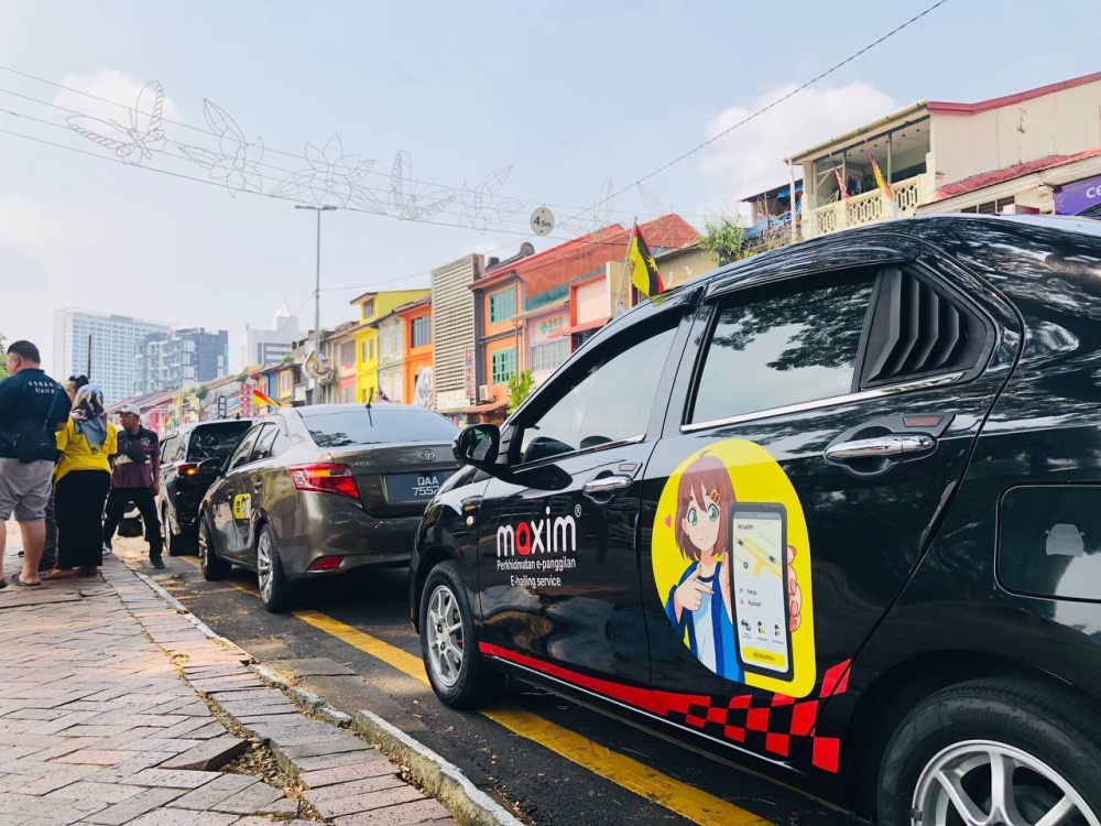 On April 24, APAD issued a Notice of Business Mediation Licence (LPP) Cancellation to Maxim and InDrive, effective July 24, 2025, following an audit that found non-compliance, particularly regarding the requirement for a valid E-Hailing Vehicle Permit (EVP). — Picture courtesy of Maxim Malaysia
