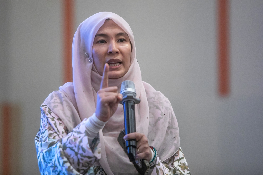 Parti Keadilan Rakyat (PKR) deputy president Nurul Izzah Anwar called on Bangladesh interim leader Muhammad Yunus in Dhaka on Sunday. — Bernama pic