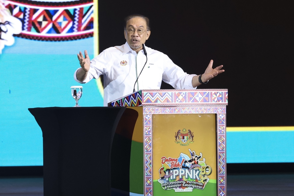 Anwar: Madani govt pledges full support for farmers, breeders and fishermen, the backbone of Malaysia’s food security