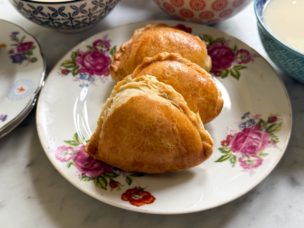 Golden, flaky Kaya Kok are a crowd favourite with their regulars. — Picture by Lee Khang Yi