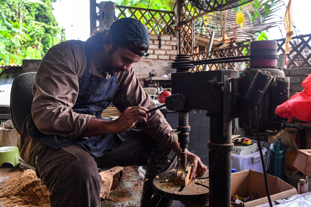 Helmi Naim has also put Malaysia on the map internationally with his products, which were selected for exhibitions in Italy and Germany. He has received various accolades, including the Orang Asli Entrepreneur award for four consecutive years since 2016. — Bernama pic 