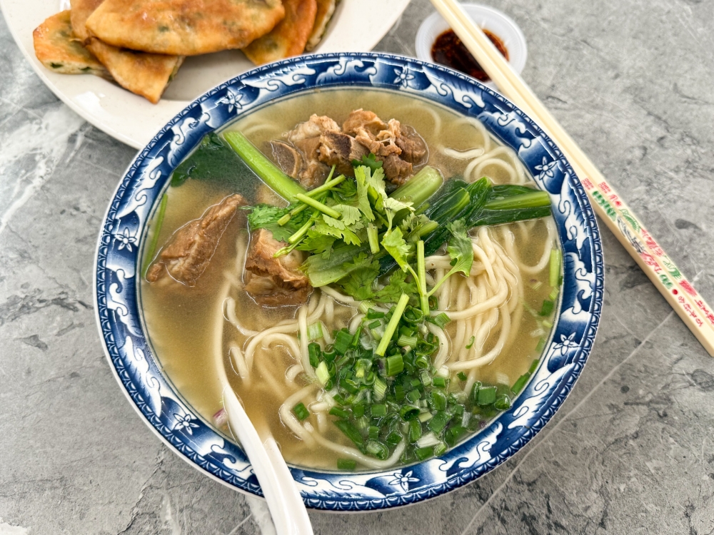 China Pork Ribs Ramen’s star of the bowl is the slippery hand pulled noodles. — Picture by Lee Khang Yi