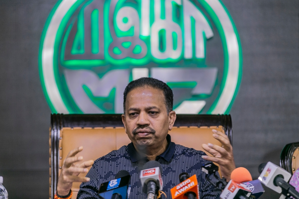 MIC president Tan Sri SA Vigneswaran said Malaysia’s political dynamics have changed and his party will ‘disappear’ if it refuses to accept the new reality. — File picture by Hari Anggara