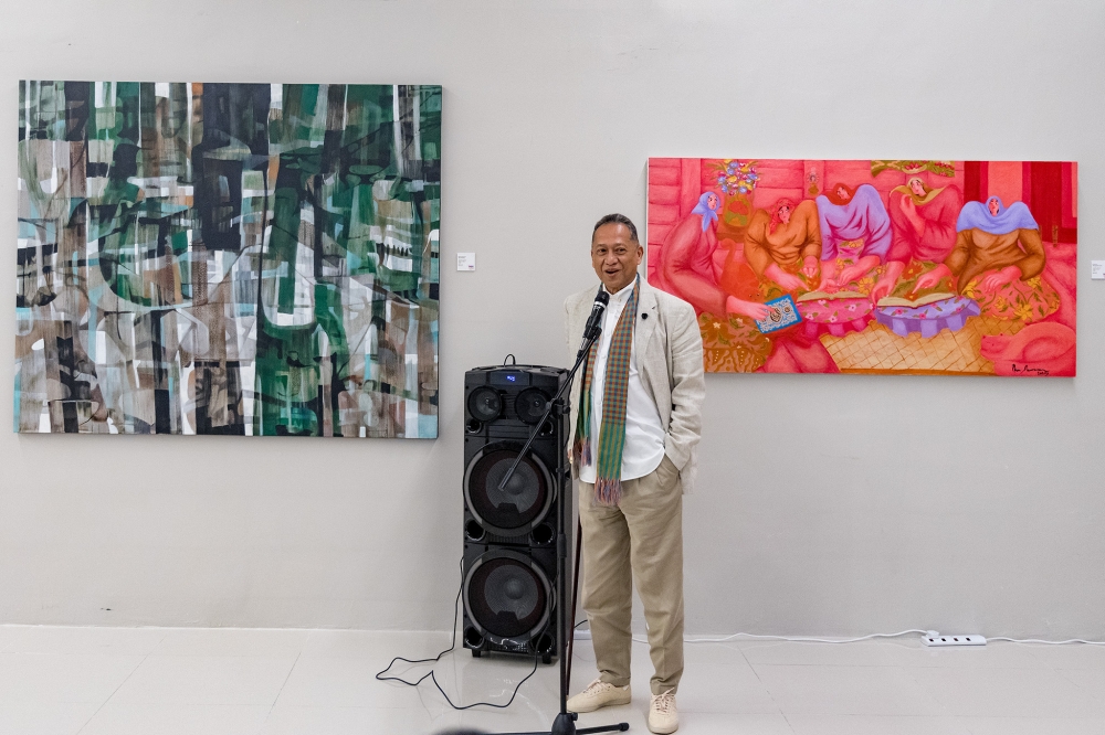 Datuk Seri Mohamed Nazri Aziz speaks at the launch of Ruang Teduh art gallery at Exchange 106, Tun Razak Exchange in Kuala Lumpur on August 28, 2025. — Picture by Firdaus Latif 