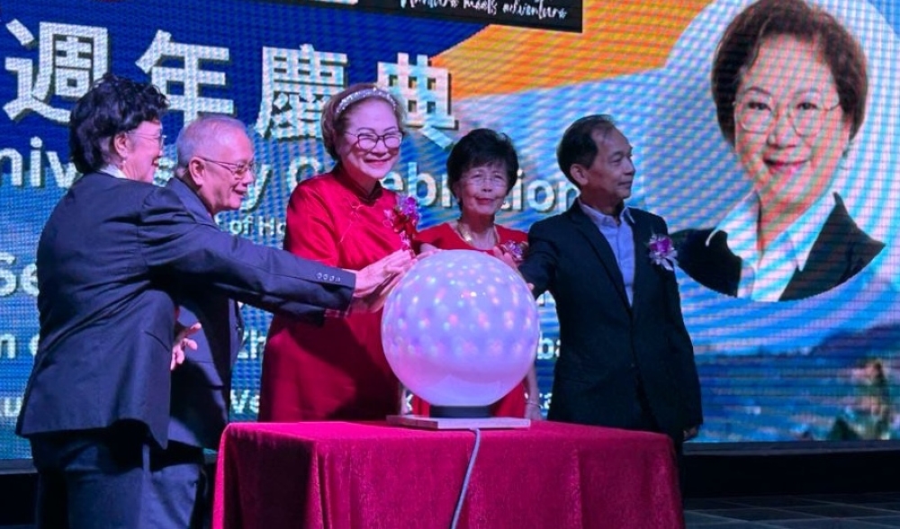 Liew launches the Association of Hwaxia Zhineng Qigong Sabah dinner in Kota Kinabalu August 29, 2025. — The Borneo Post pic