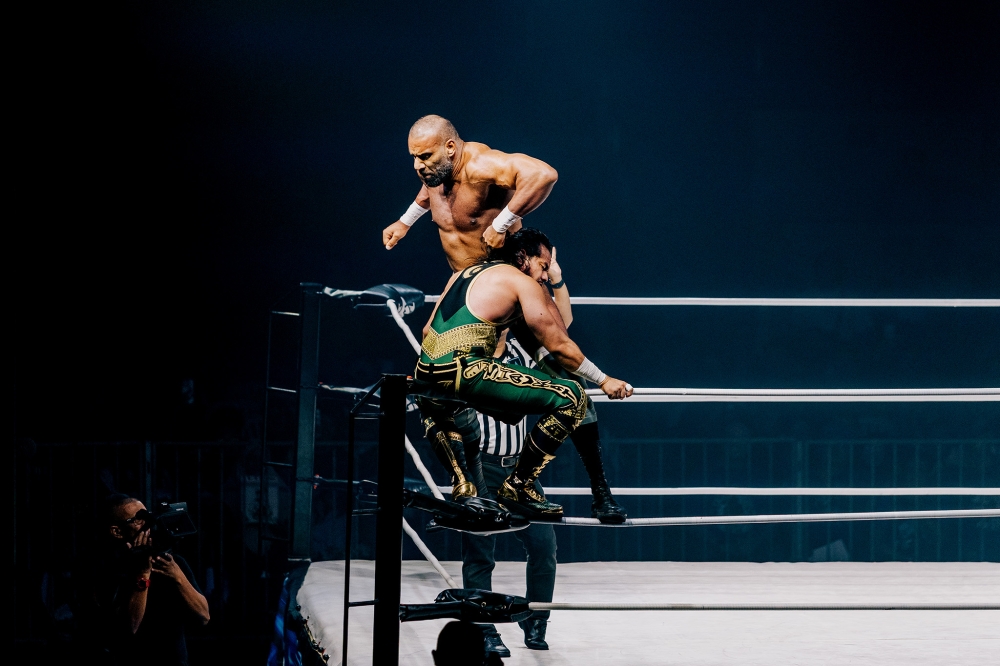 Shaukat and Raj Dhesi in action. — Picture by Firdaus Latif