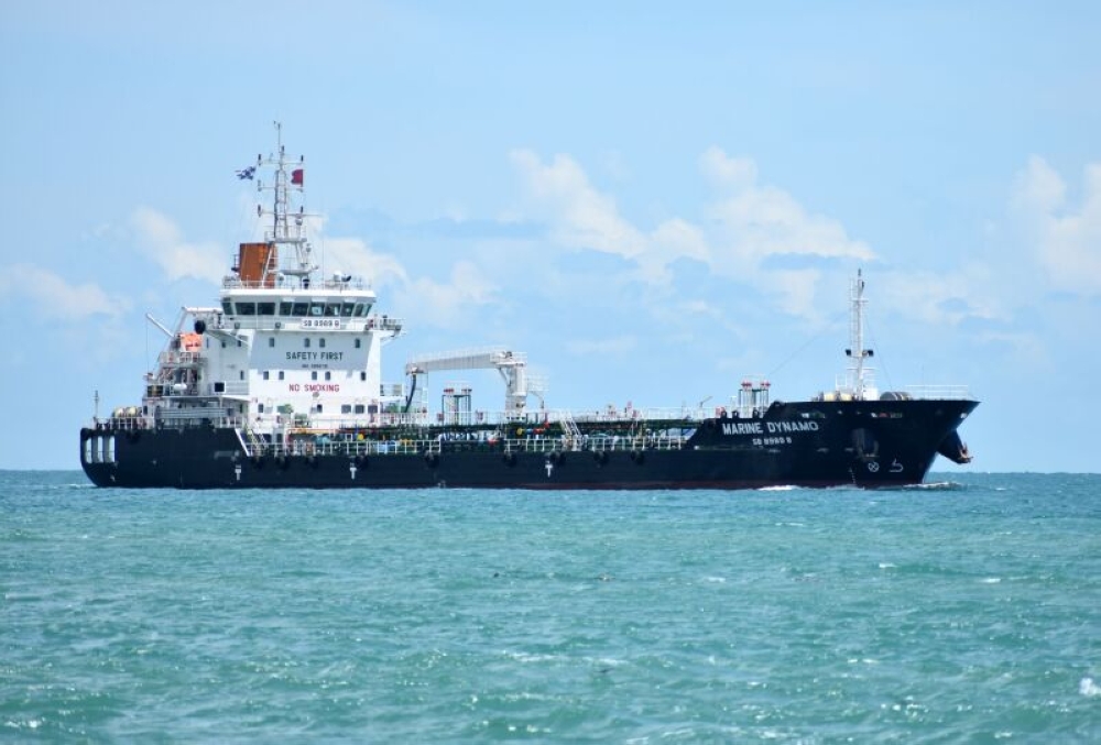 According to the master of ‘Marine Dynamo’, marine gas oil stored in a service tank above the waterline spilled as a result of the collision, leading to light oil sheens in the area.