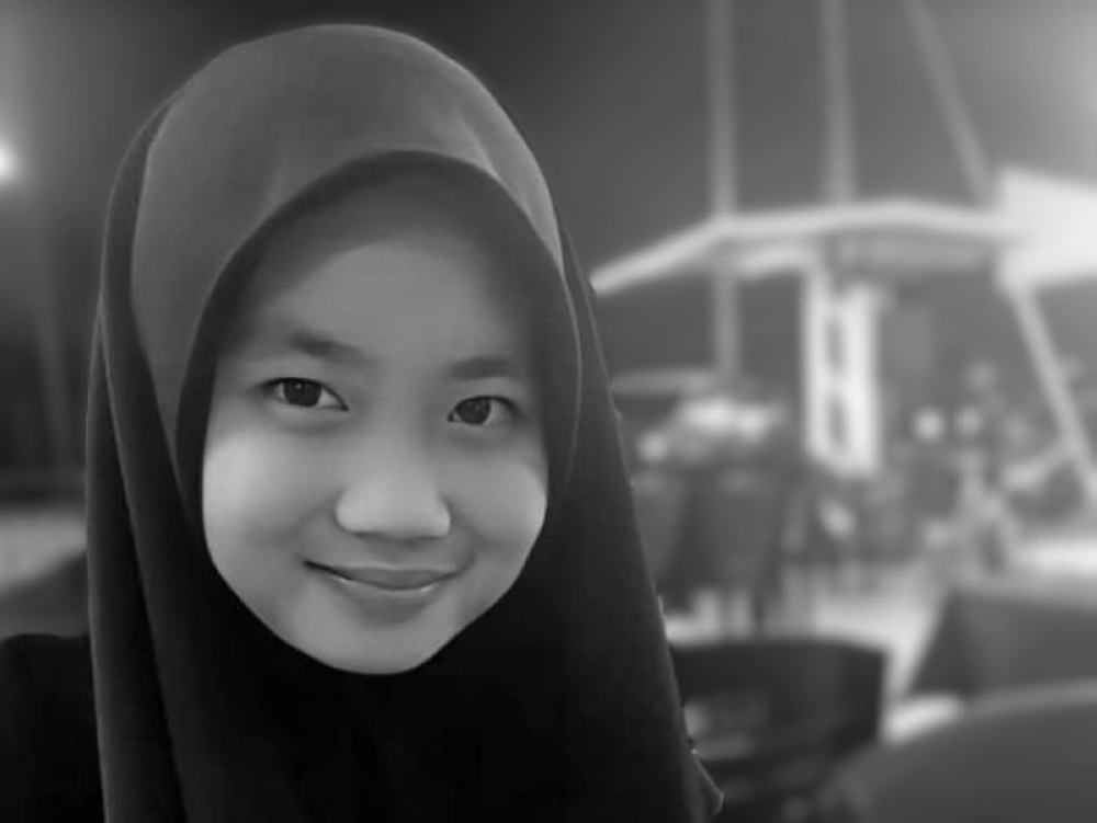 Zara Qairina, 13, was pronounced dead at Queen Elizabeth Hospital on July 17. She had been admitted a day earlier after being found unconscious in a drain near her school dormitory in Papar at 4 am. — Bernama pic