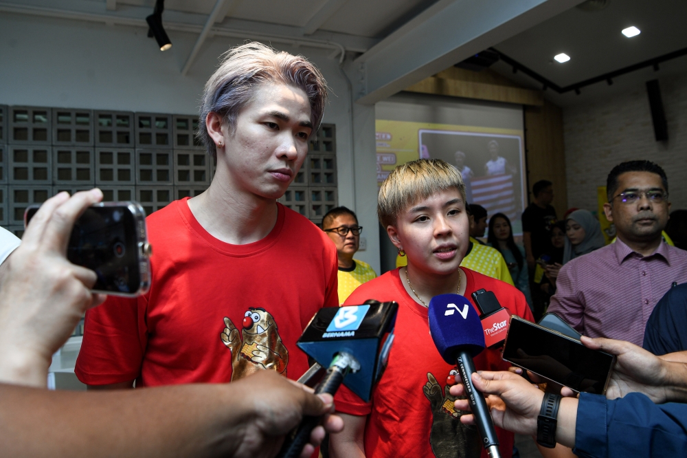 Malaysia’s mixed doubles pair Toh Ee Wei (right) and Chen Tang Jie (left) at a press conference after the ‘Majlis Bersama Juara Dunia & Persatuan Badminton Malaysia (BAM)’ at Mamee-Double Decker (M) Sdn Bhd, Kuala Lumpur Sept 4, 2025.