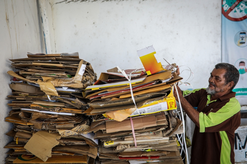 Nordin, who sells newspapers at Pasar Besar Sena, says he does it not only for money but also out of his love for a clean environment and his concern for sustainability. — Bernama pic