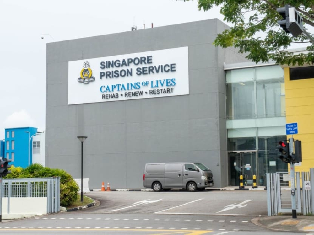 A Singapore Prison Service officer admitted in court yesterday to taking bribes from an inmate to smuggle contraband items. ― TODAY file pic