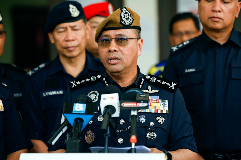 Perak police chief Datuk Noor Hisam Nordin said the 1.15am incident began when a team from the Simpang Pulai station was on crime prevention patrol. — Bernama pic
