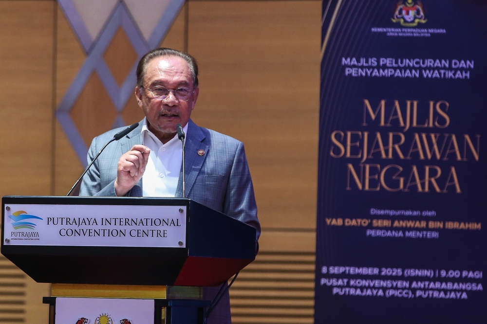 Prime Minister Datuk Seri Anwar Ibrahim has called for Malaysia to strengthen its approach to historiography, warning that weakening reading habits and declining interest in history pose a serious challenge to the nation’s cultural identity. — Picture by Yusof Mat Isa