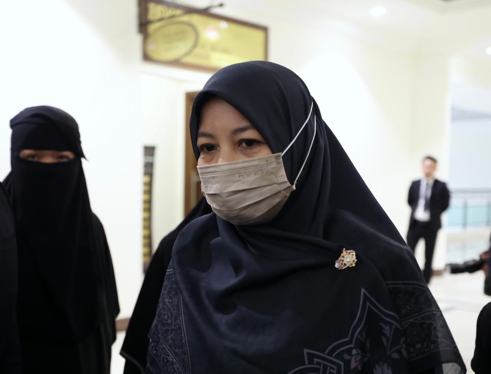 Noraidah Lamat, the mother of the late Zara Qairina Mahathir, attends the Coroner’s Court in Kota Kinabalu on August 28, 2025, for a pre-inquest proceeding into her daughter’s death. — Bernama pic