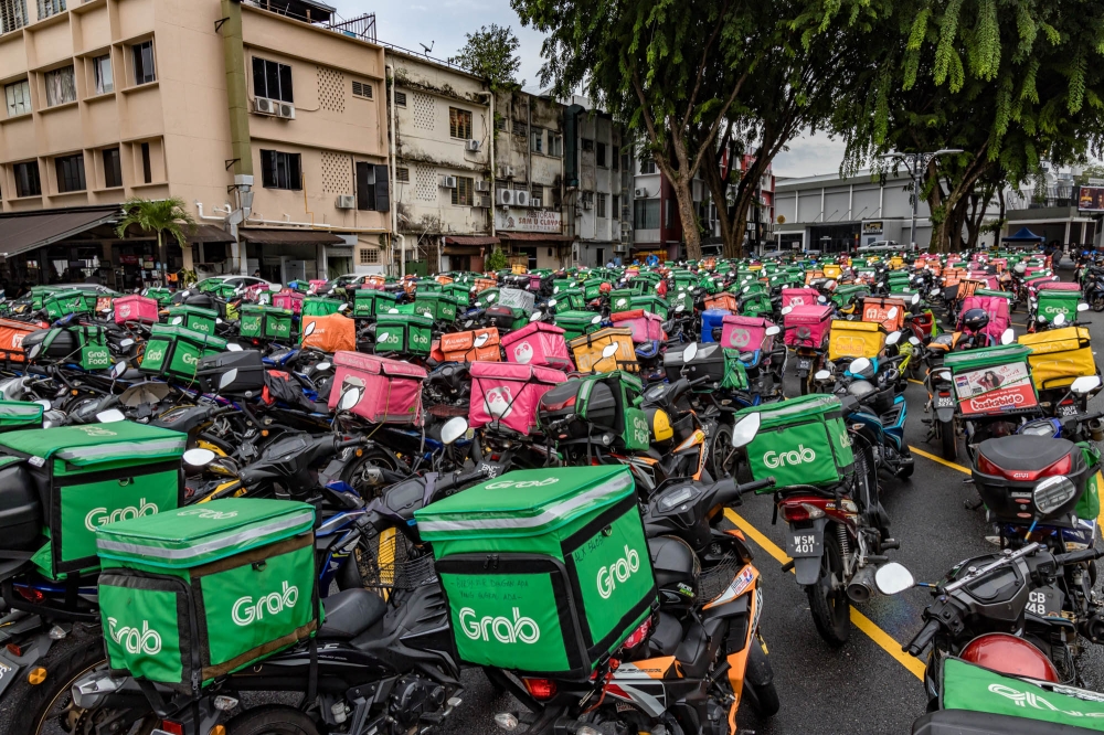 The Ministry of Human Resources (Kesuma) hailed the move as a milestone, saying it places Malaysia as a benchmark in the Asean region and beyond for progressive gig economy legislation. — Picture by Firdaus Latif