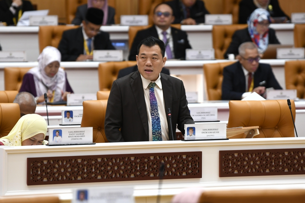 Perak Tourism, Industry, Investment and Corridor Development Committee chairman Loh Sze Yee speaking during State Legislative Assembly at the Perak Darul Ridzuan Building in Ipoh, Perak. — Picture courtesy of the Perak Secretariat’s Corporate Unit