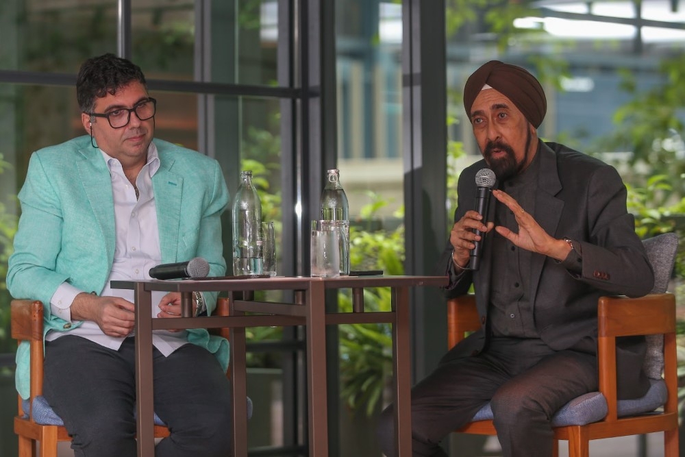 Tax policy senior advisor Veerinderjeet Singh (right) calls on Asean countries to adopt a more transparent tax system. — Picture by Yusof Mat Isa