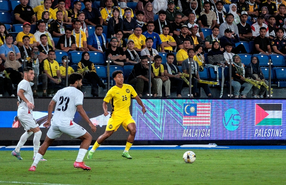 Harimau Malaya defender Richard Chin has revealed he embraced Islam in November last year, ahead of his call-up to the national squad. — Bernama pic