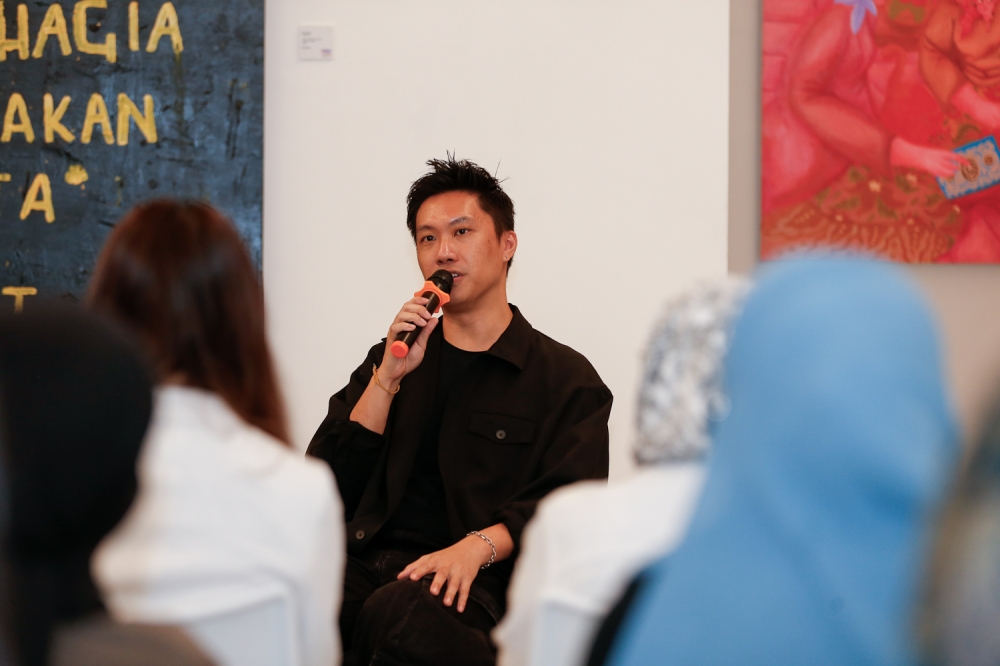Jun Ong, a judge for the Art@TRX sculpture design competition, speaks at the launch in Kuala Lumpur September 11, 2025. — Picture by Raymond Manuel