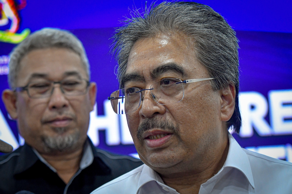 Titiwangsa MP Datuk Seri Johari Ghani has urged developers to ensure affordable homes for Malays in the Kampung Sungai Baru redevelopment. — Bernama pic