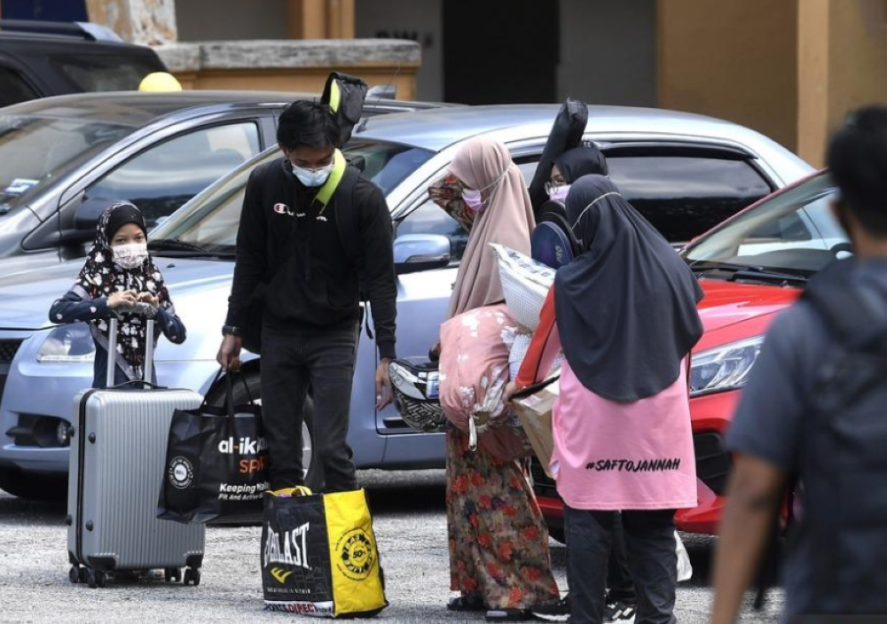 Students offered placement at universities are urged to register first and promptly inform the Ministry of Higher Education (MOHE) should they encounter financial constraints or other challenges. — Bernama pic