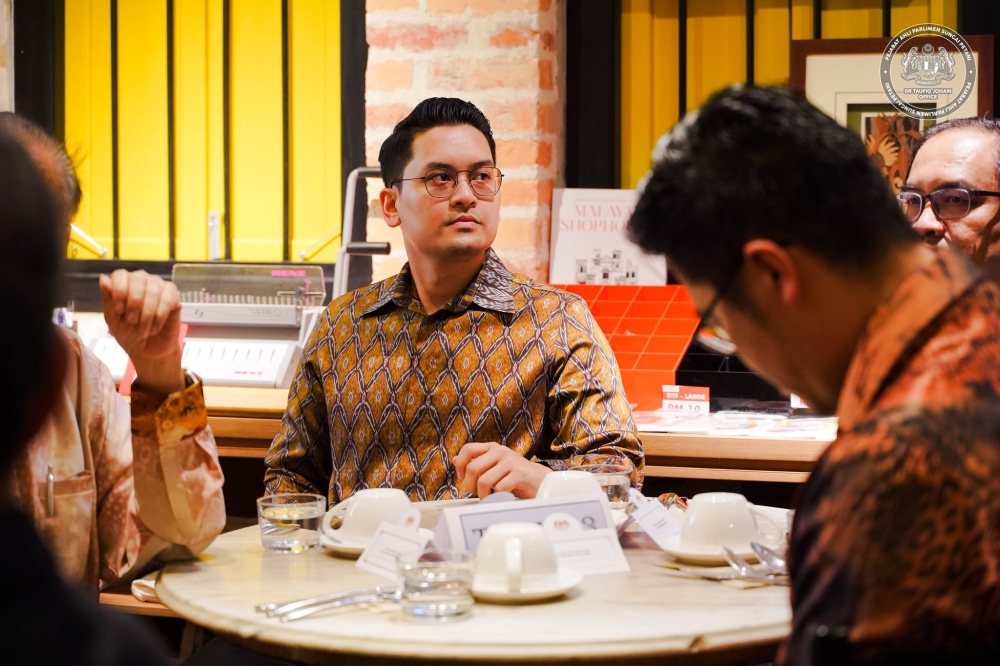 In a statement today, Taufiq said he received a threatening email on Friday from an unknown sender, which contained a pornographic video featuring AI-edited images of him. — Picture via Facebook/Taufiq Johari