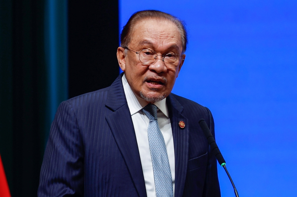 Delivering Malaysia’s national statement at the Extraordinary Arab-Islamic Summit here on Monday, Prime Minister Datuk Seri Anwar Ibrahim said the flotilla carries not weapons of war but the promise of aid for a besieged people in Gaza. — Bernama file pic