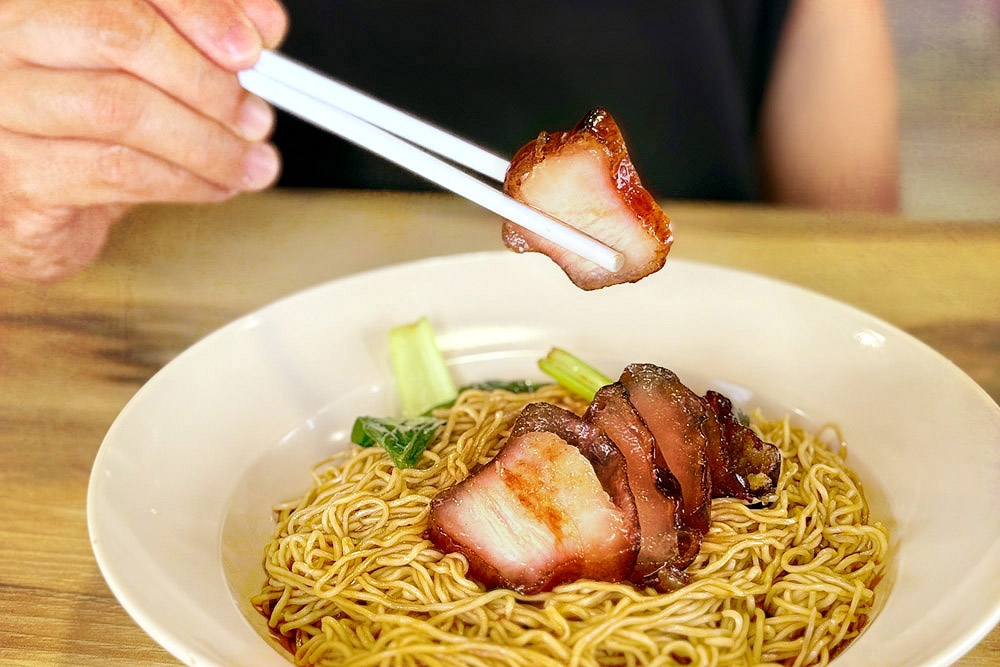Thick-cut slices of the premium or crystal 'chasiu'. 