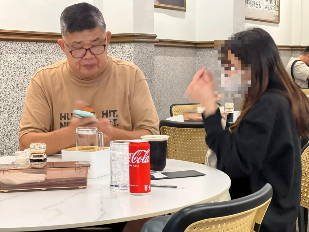 'Uncle Kentang' met up with a young woman who was given an offer too good to be true. — Picture via Facebook/Chee Heng Kuan