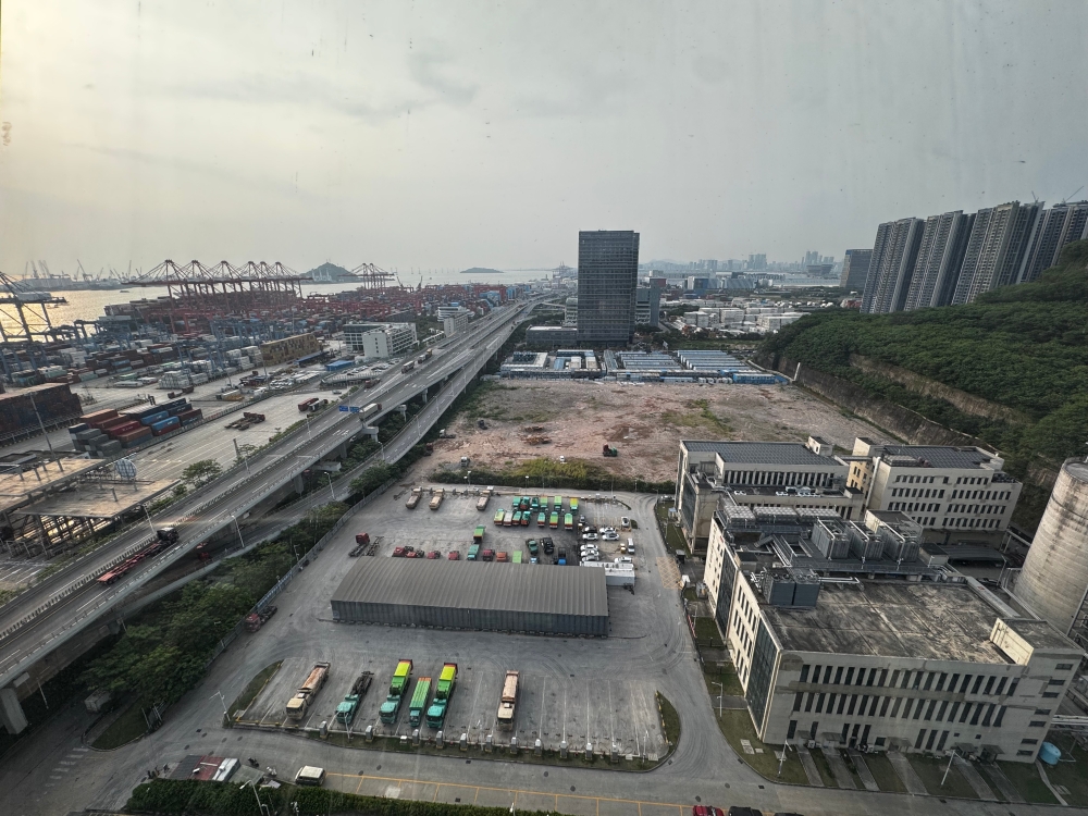 The Nanshan Port in Shenzhen is an important part of the main container line ports. It is a multifunctional port integrated with the capacity of docking cruise, handling  tourists, shipping bulk and cargo and repairing and building ships. — Picture by Soo Wern Jun 
