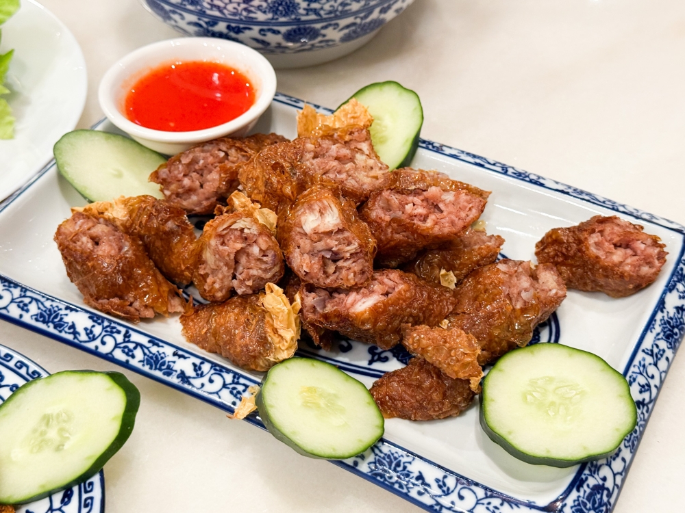 Make sure you order the superb Lobak with tender meat gently flavoured with five-spice powder. — Picture by Lee Khang Yi