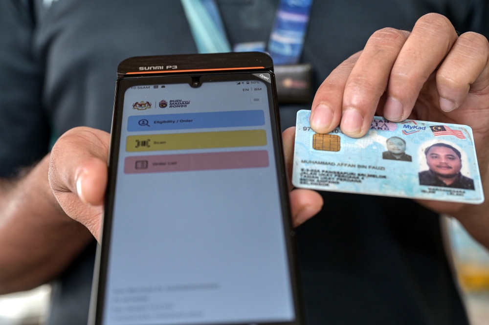 From tomorrow until October 7, Malaysians can replace damaged MyKad chips for free, Home Minister Datuk Seri Saifuddin Nasution Ismail announced today.