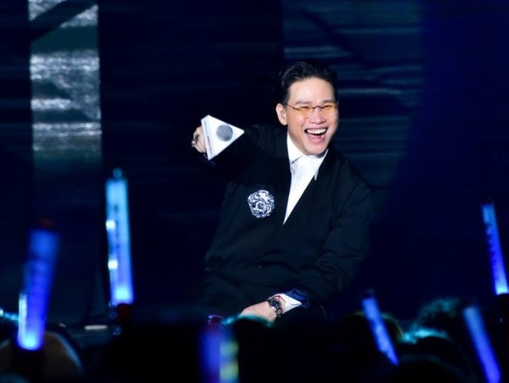 William So issued an apology yesterday over a 23-year-old drug scandal after his Wenzhou concert was cancelled, following a complaint to Chinese authorities citing the country’s zero-tolerance approach to drugs. — Picture via Facebook/William So