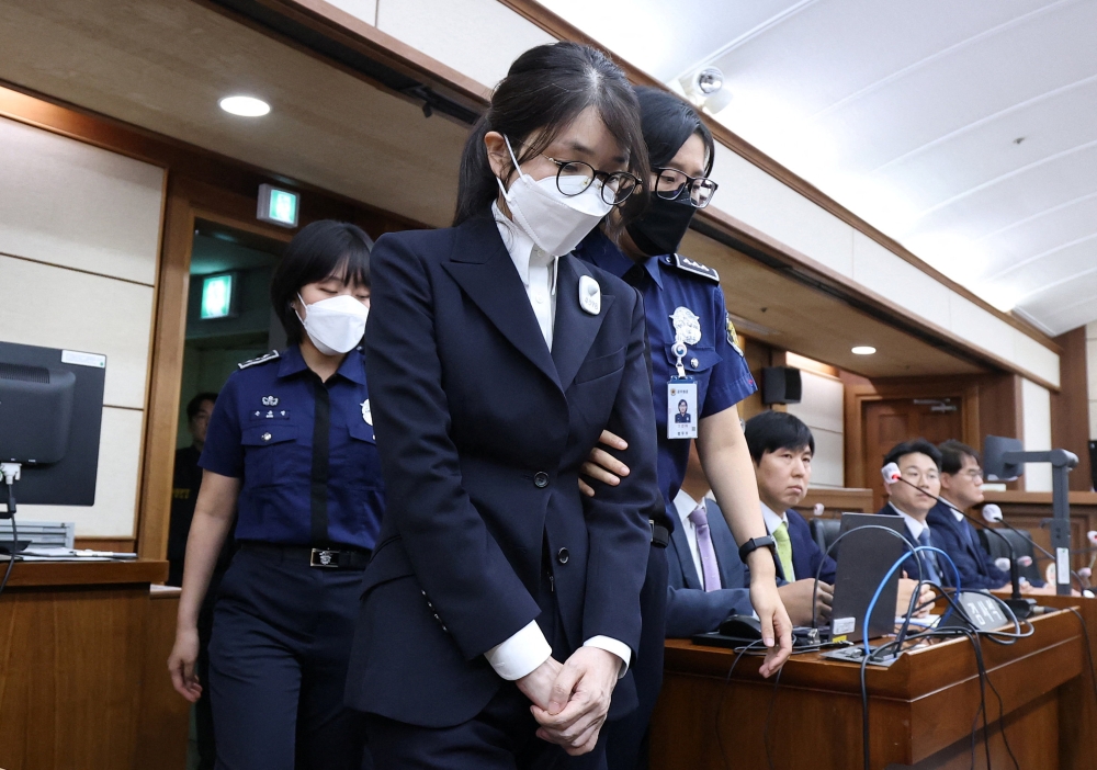 Former South Korean first lady Kim Keon-hee arrives for her first trial hearing on corruption charges at a courtroom in Seoul September 24, 2025. — Chung Sung-Jun/Pool/Reuters pic 