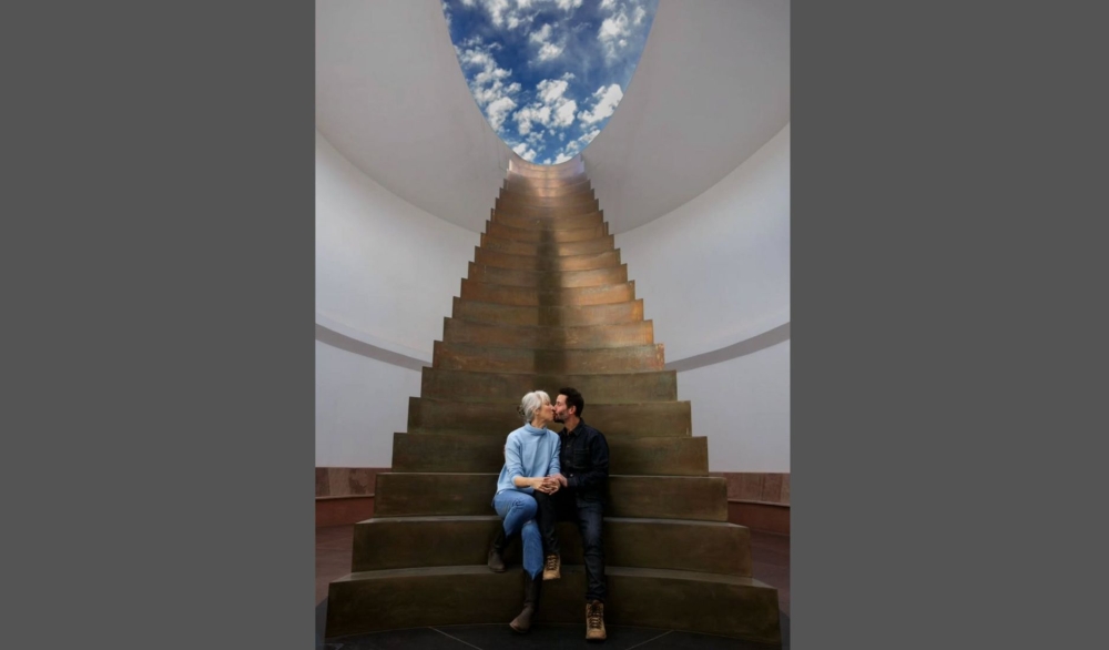 In an Instagram update, the artist thanked fans for the wedding congrats… but said she and Keanu Reeves hadn’t gotten married. ‘Simply a kiss... and a bit of real happiness,’ she wrote. — Picture via Instagram/Alexandra Grant