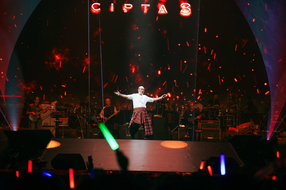 The 68-year-old delivered an energetic show with barely a pause during the three-hour performance. — Picture courtesy of Bangsawan Pictures