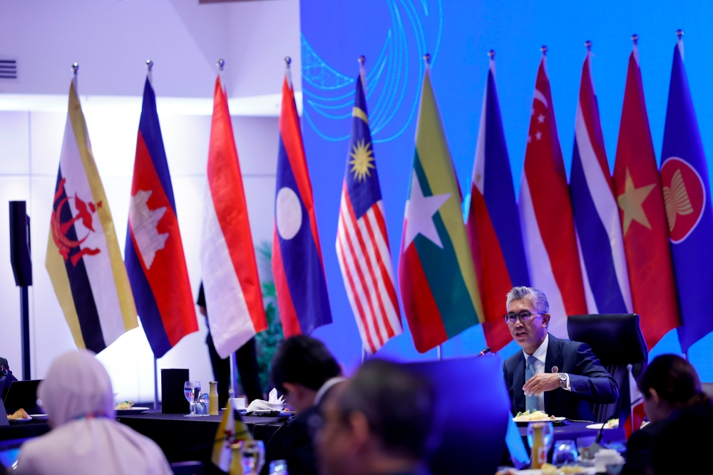 Minister of Investment, Trade and Industry (Miti) Tengku Datuk Seri Zafrul Abdul Aziz said inclusivity and sustainability was crucial for Malaysia’s future as it will enable the country to attract investors, create business opportunities. — Bernama pic