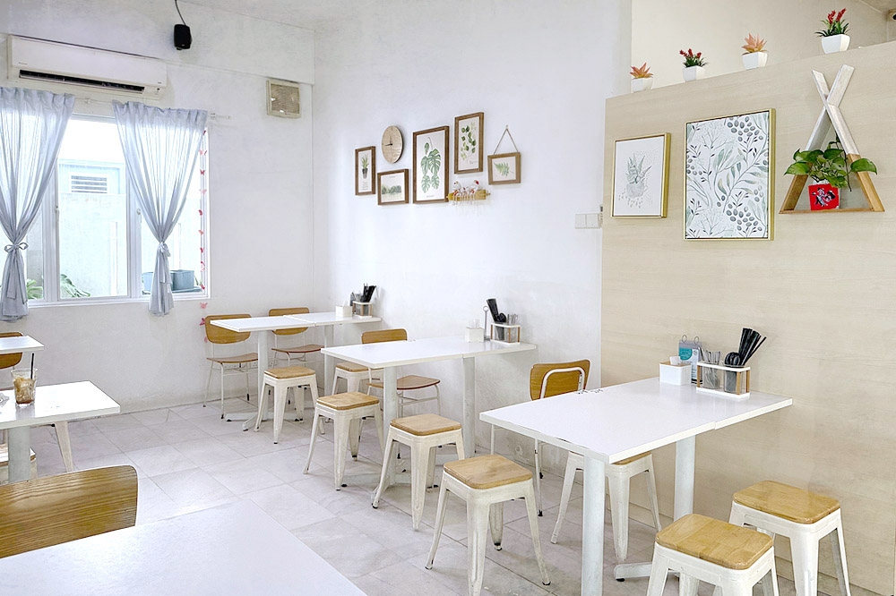 The space feels more like dropping by a relative’s cosy home. — Picture by CK Lim