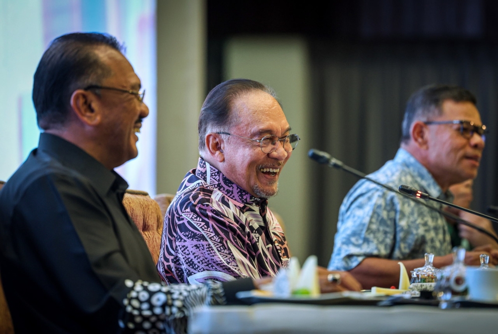 Prime Minister Datuk Seri Anwar Ibrahim at the Madani Malaysian Intellectuals Forum (FIM) Series 8 in Kuala Lumpur, September 30, 2025. — Bernama pic 
