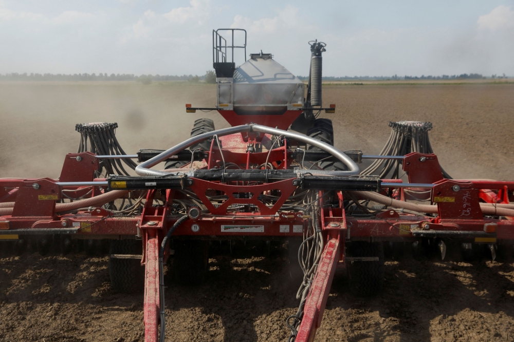A fertilising mechanism fertilises soybean fields in Gideon, Missouri May 16, 2018. — Reuters pic