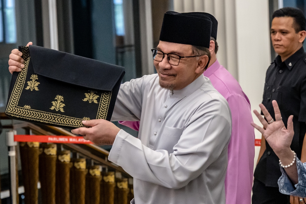 Prime Minister Datuk Seri Anwar Ibrahim will table the 2026 Supply Bill at 4.00 pm on October 10. — Picture by Firdaus Latif