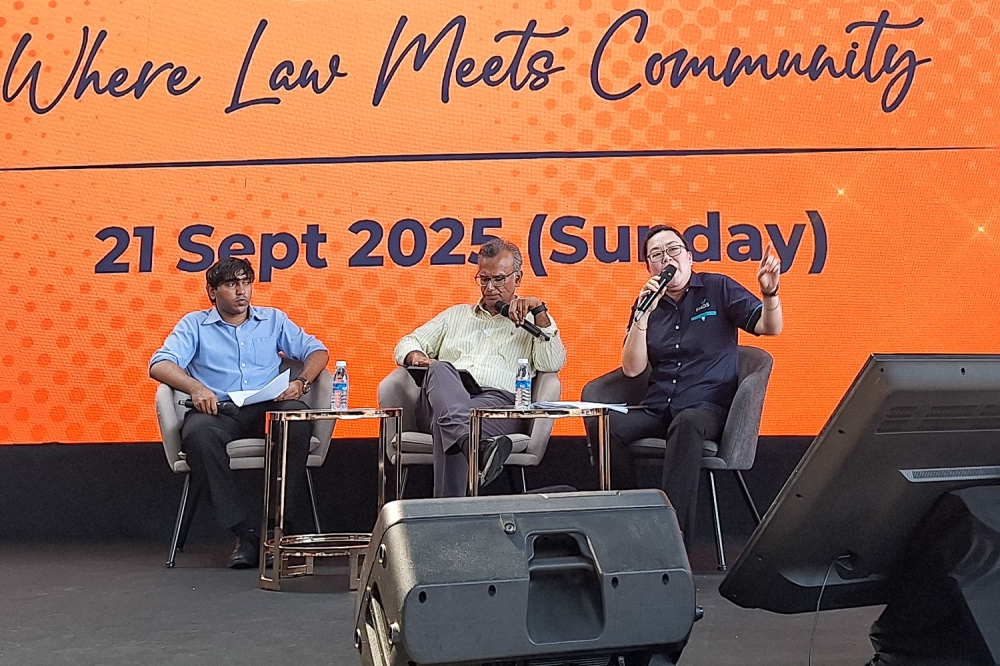 Financial Markets Ombudsman Service (FMOS) ombudsman Winnie Chan said the FMOS wants to help protect those who were scammed. She is seen here at a talk at the Malaysian Bar's MyBar Carnival to spread awareness on scams. — Picture by Ida Lim