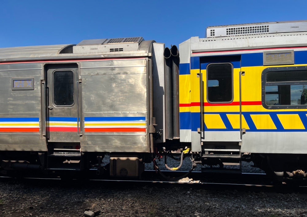 The MySawasdee service, which currently operates on holidays along the Kuala Lumpur-Hatyai route, aims to boost rail tourism while enhancing connectivity between the two countries. — Picture from X/Thai Train Guid 