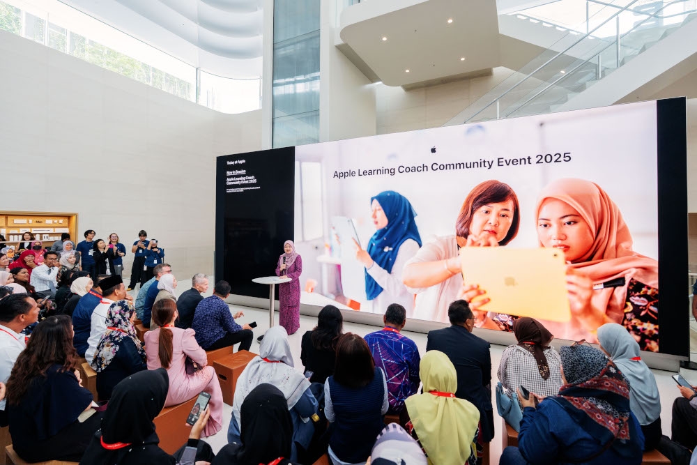 Apple Learning Community events allow educators to network and learn from each other. — Picture courtesy of Apple