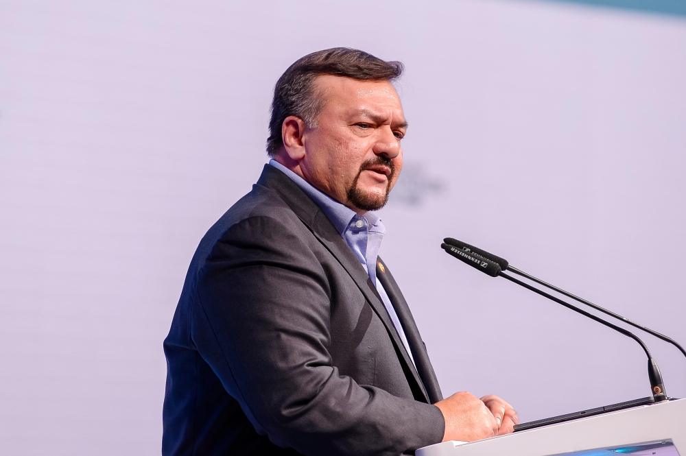 Finance Minister II Datuk Seri Amir Hamzah Azizan says Budget 2026 will balance immediate household relief with long-term growth priorities, marking the ‘opening act’ of the 13th Malaysia Plan. — Bernama pic